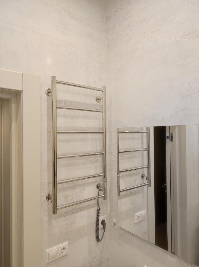 Lux Apartment, Near Metro Vasylkivska キエフ エクステリア 写真